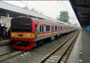 Gambar KRL Commuter Line Bekasi Jakarta