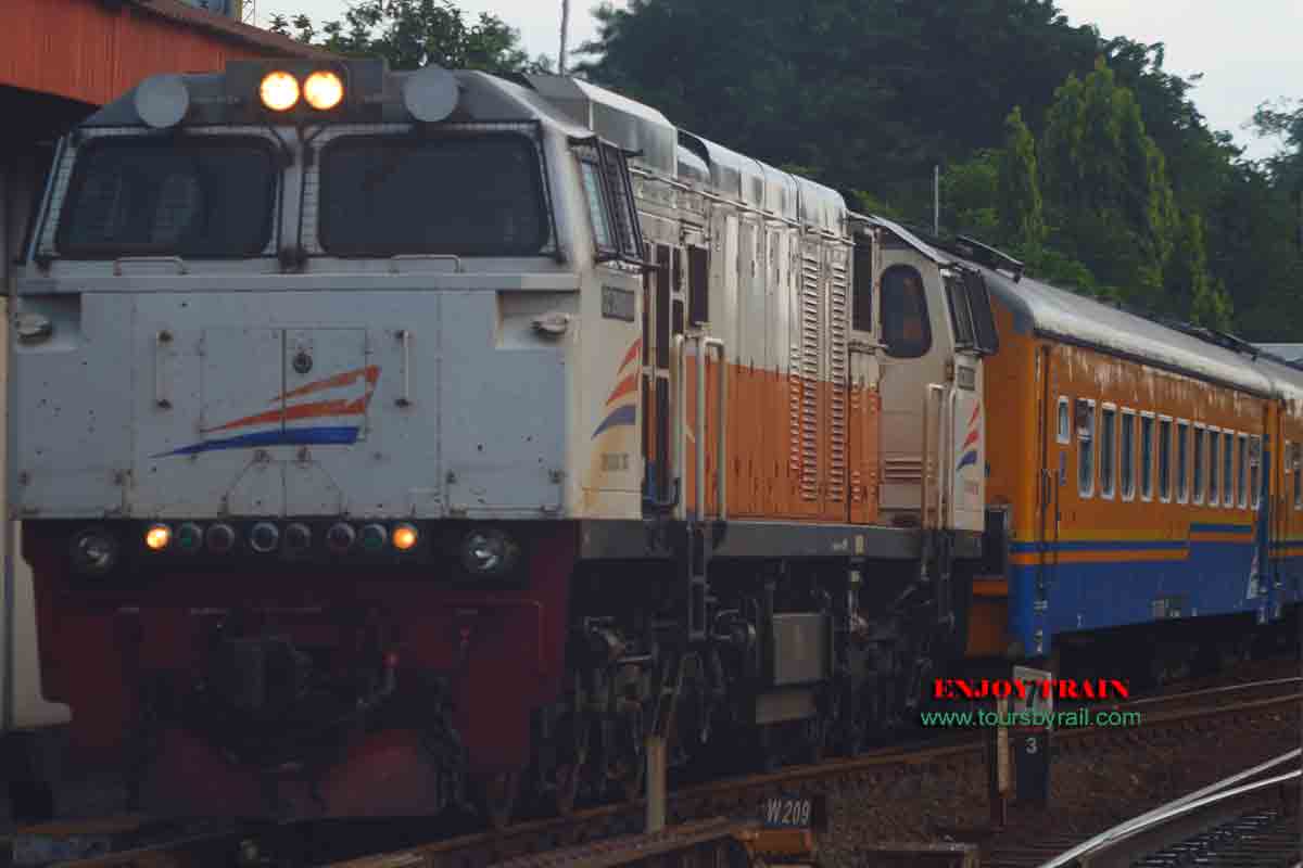 Rute dan Jadwal Kereta Api Logawa Juni - Juli 2020 - Tours By Rail